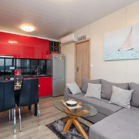 Private Holiday Lumianni - 2 *