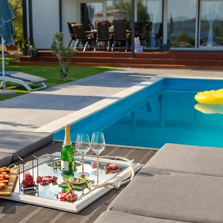 Private Holiday Lumianni - 2